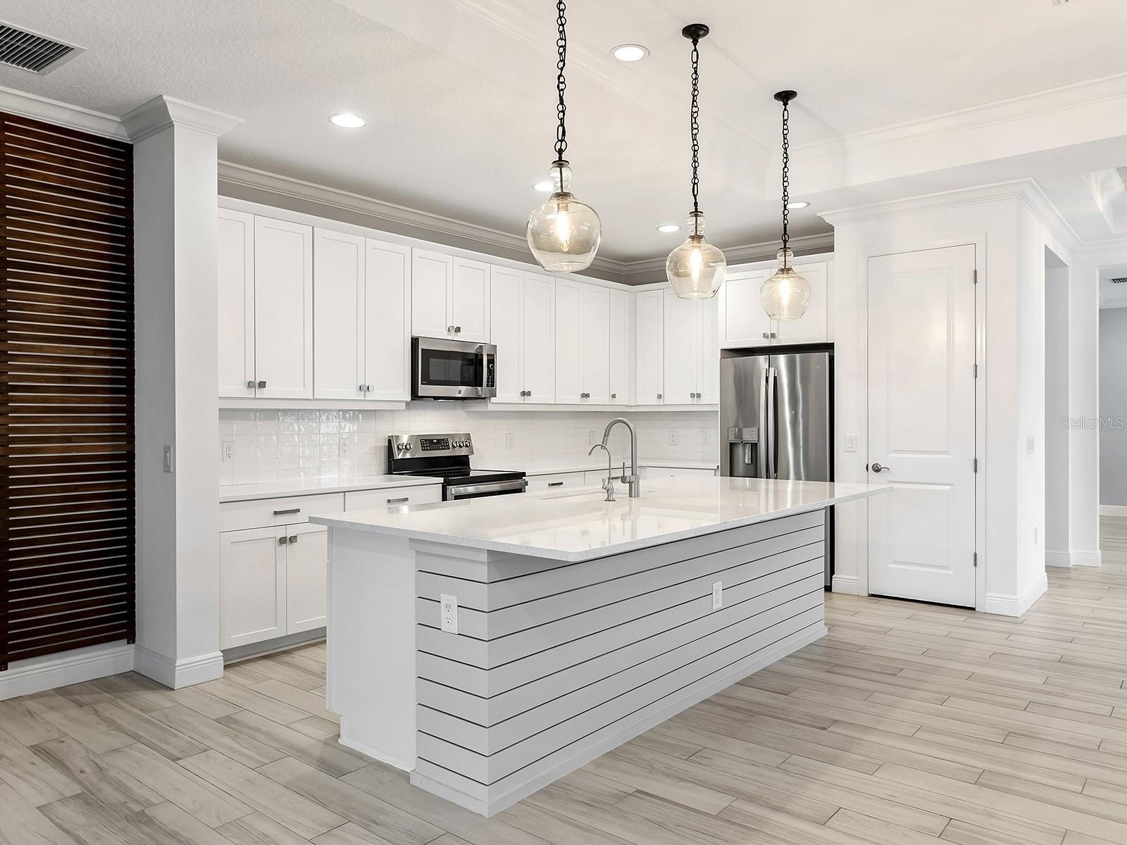 LAKEHOUSE COVE/WATERSIDE PH 4 - Residential