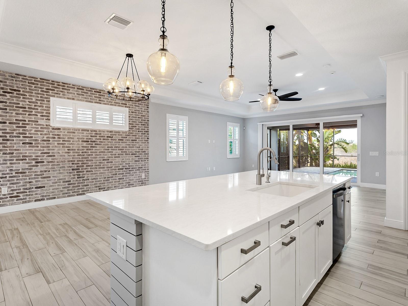 LAKEHOUSE COVE/WATERSIDE PH 4 - Residential