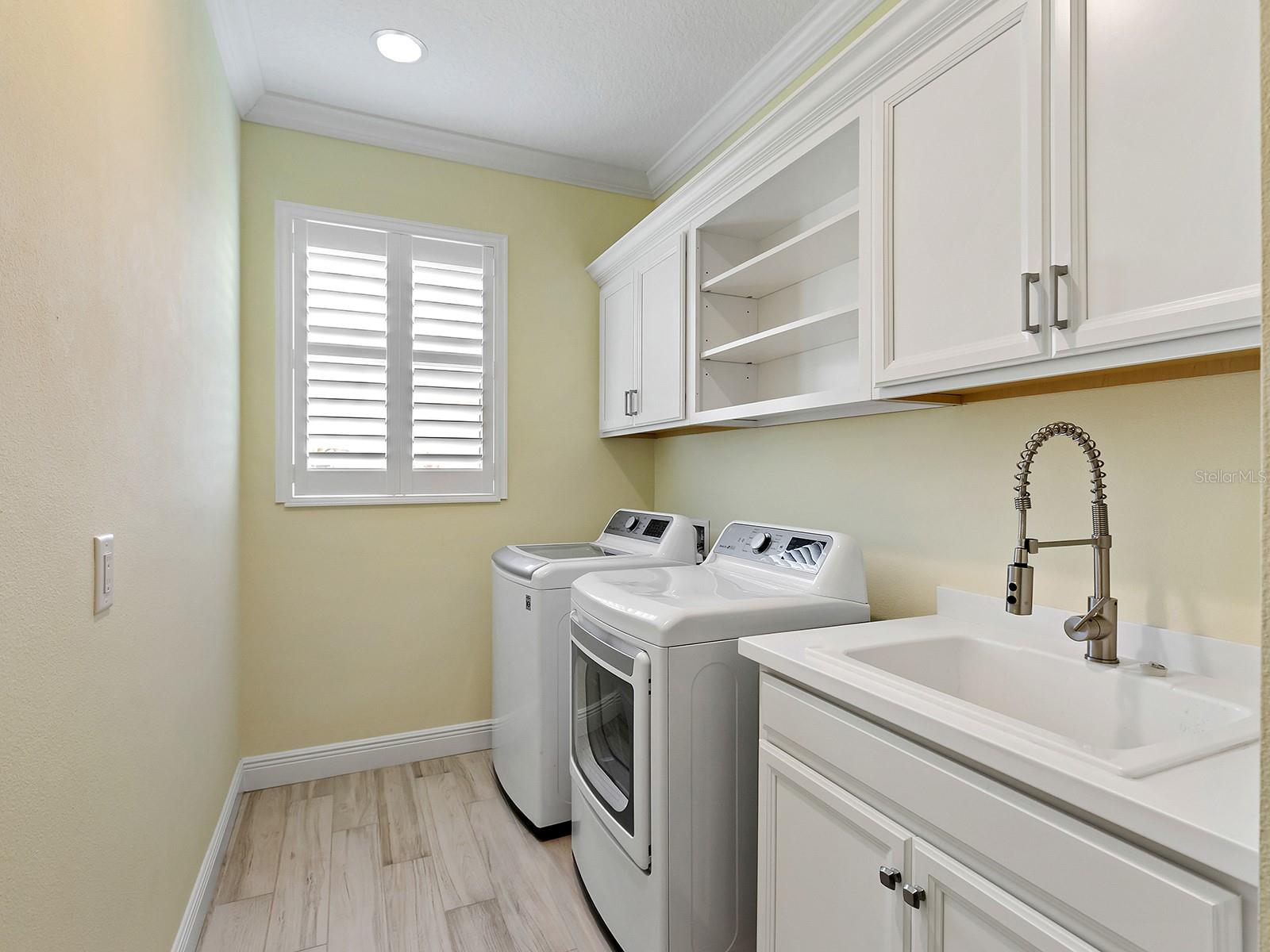 LAKEHOUSE COVE/WATERSIDE PH 4 - Residential