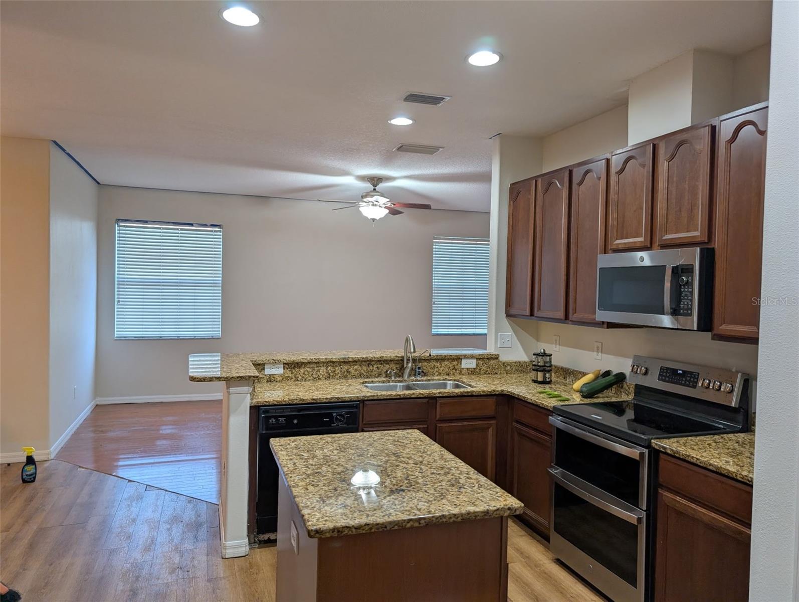 SOUTH BAY LAKES UNIT 2 - Residential Lease