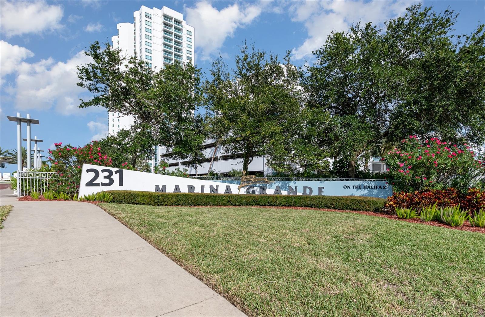 231 RIVERSIDE DRIVE 1702