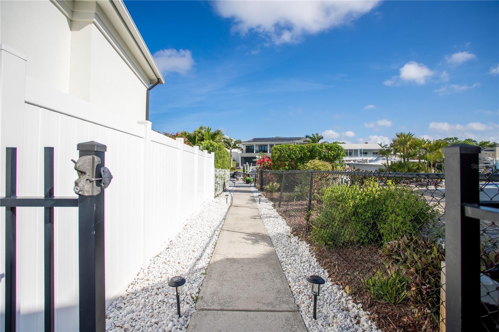 SUNSET PARK ISLES UNIT 4 - Residential
