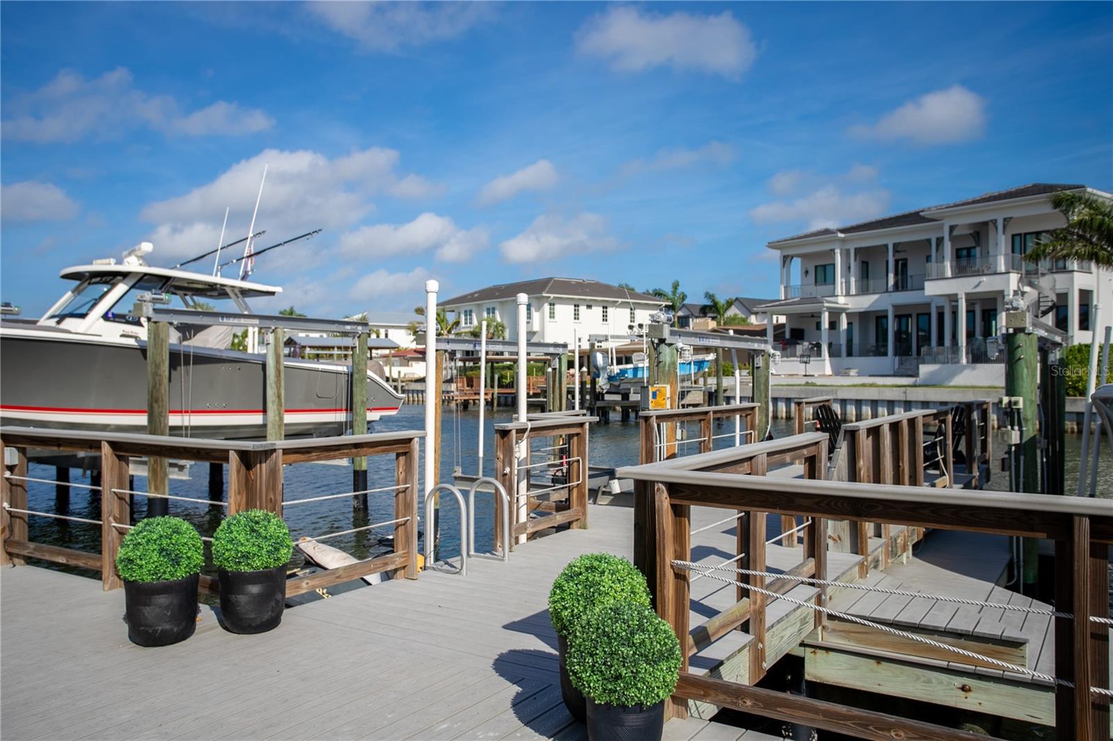 SUNSET PARK ISLES UNIT 4 - Residential