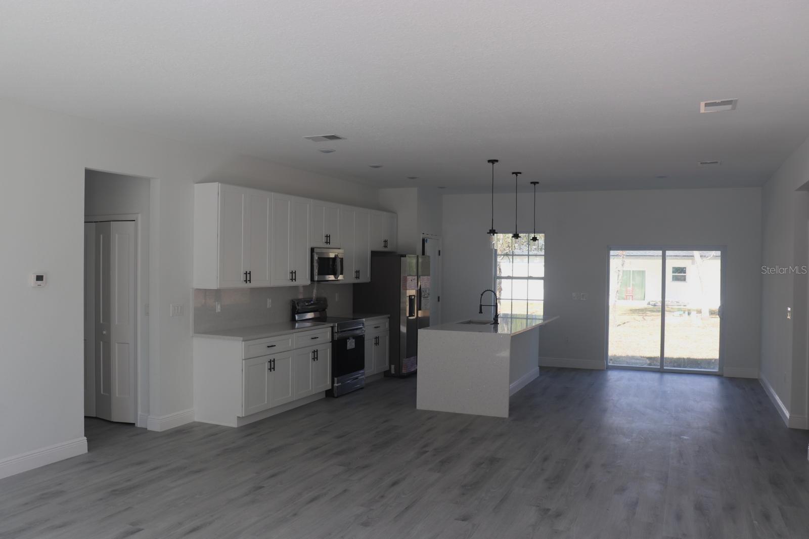 3717 W MALBY LANE