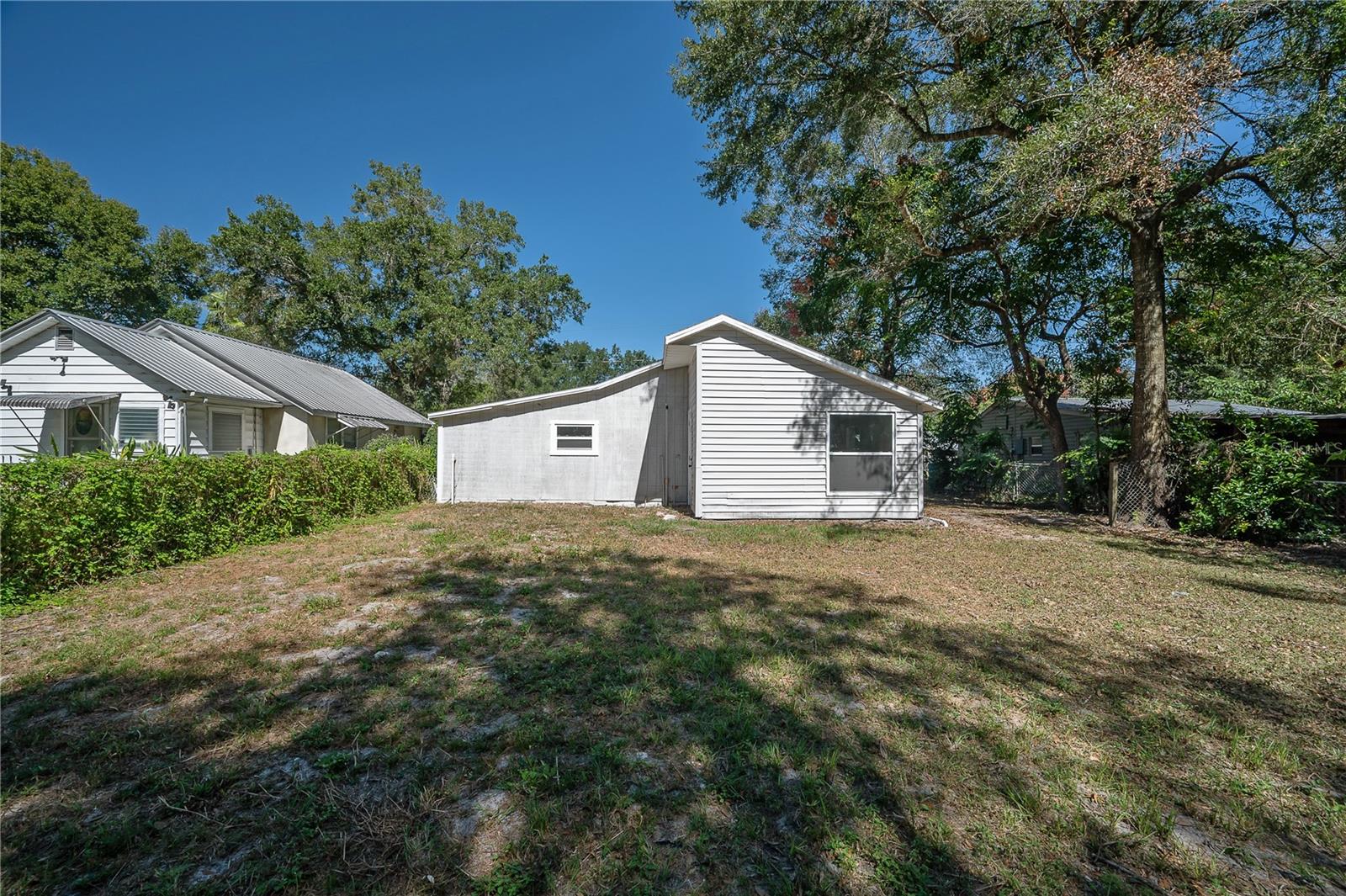 PINELAND HEIGHTS ADD - Residential Lease