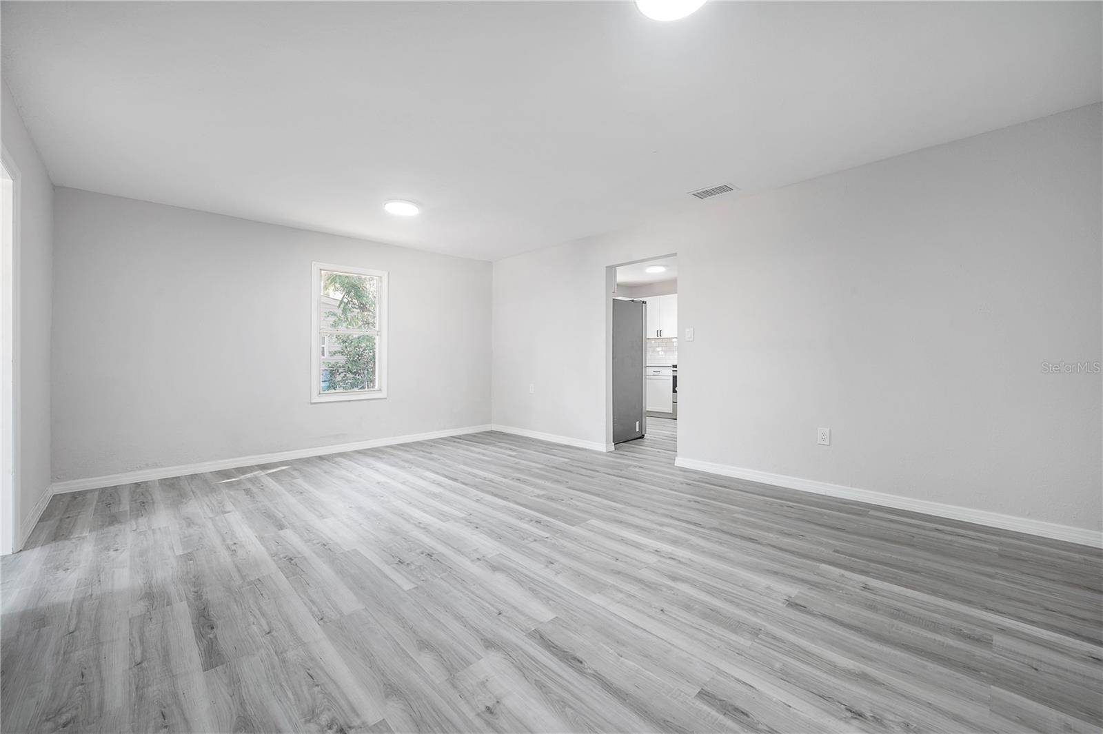 PINELAND HEIGHTS ADD - Residential Lease