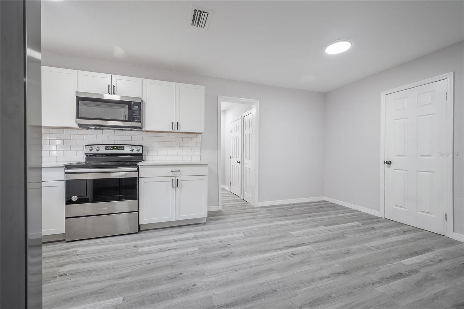 PINELAND HEIGHTS ADD - Residential Lease