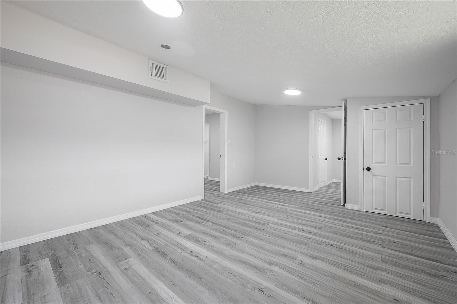 PINELAND HEIGHTS ADD - Residential Lease