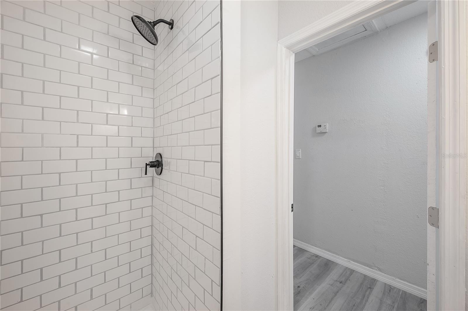 PINELAND HEIGHTS ADD - Residential Lease