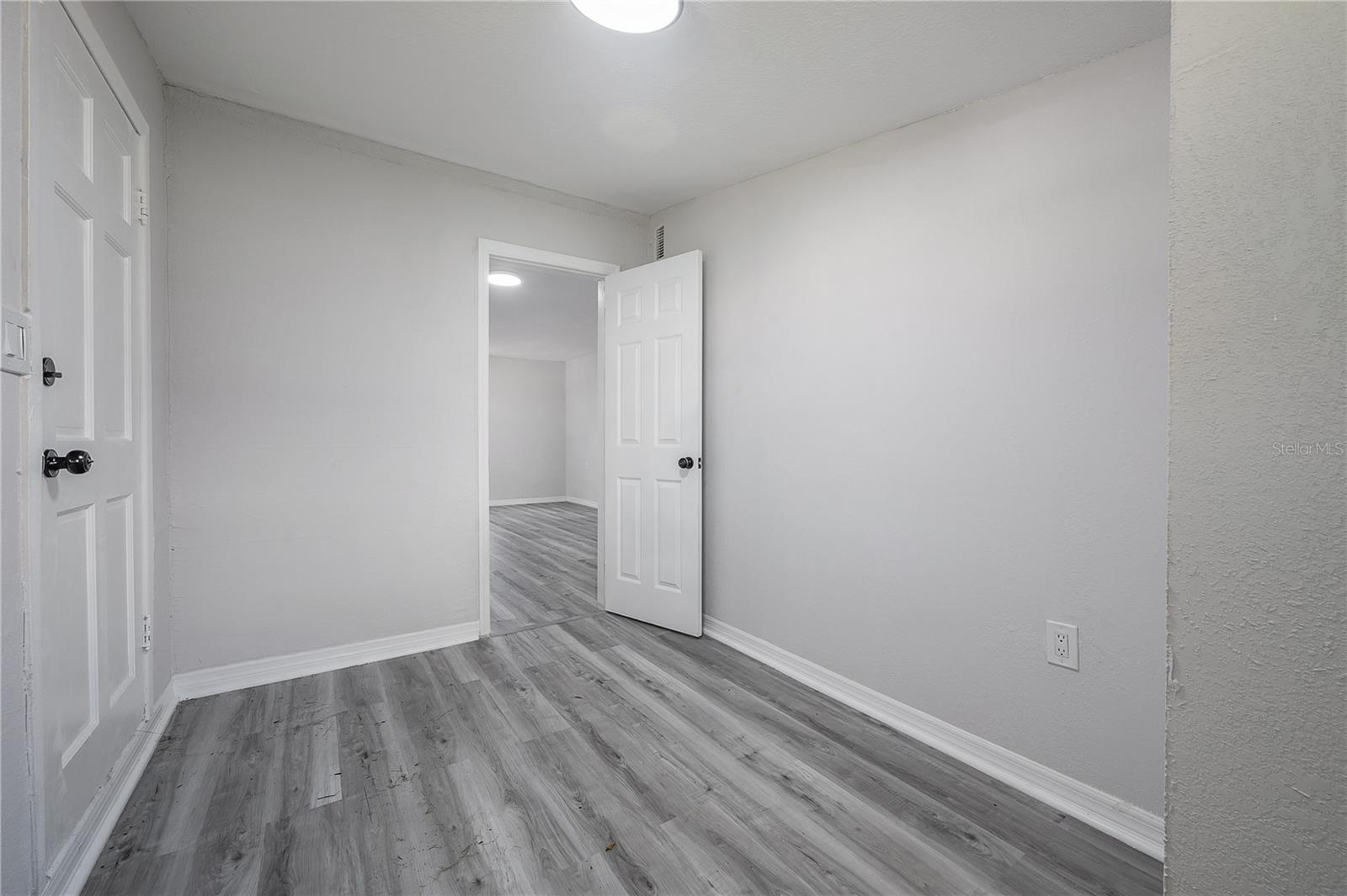 PINELAND HEIGHTS ADD - Residential Lease