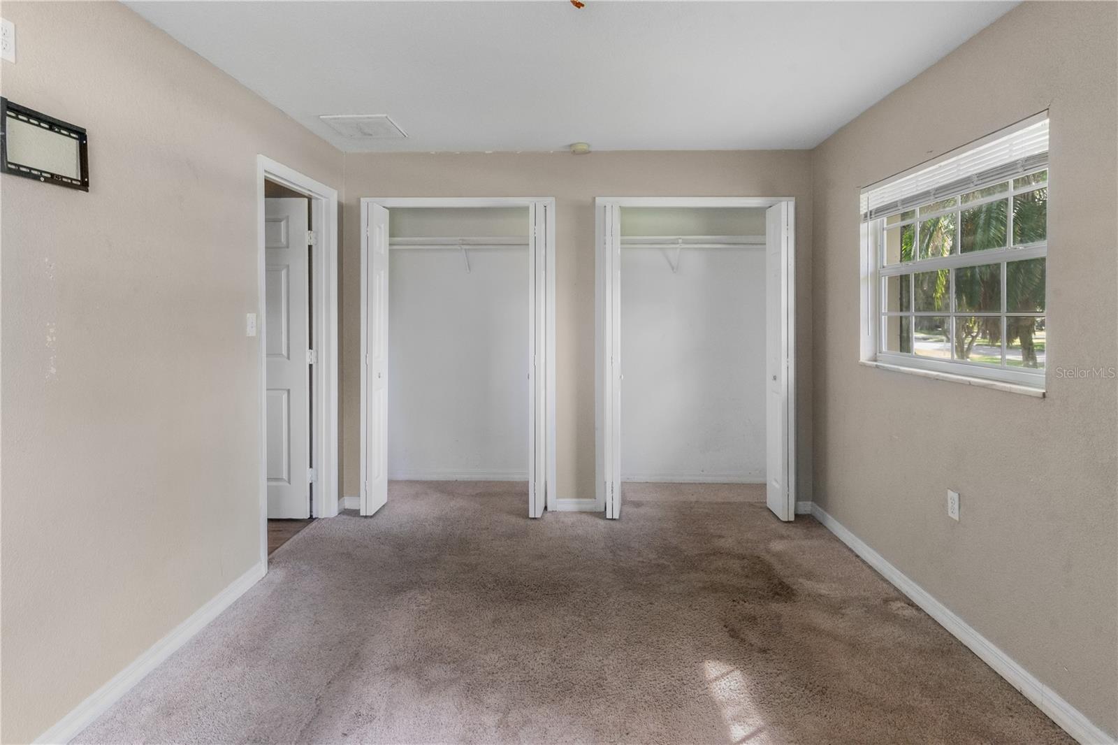 UNRE KEY OAK ESTATES - Residential