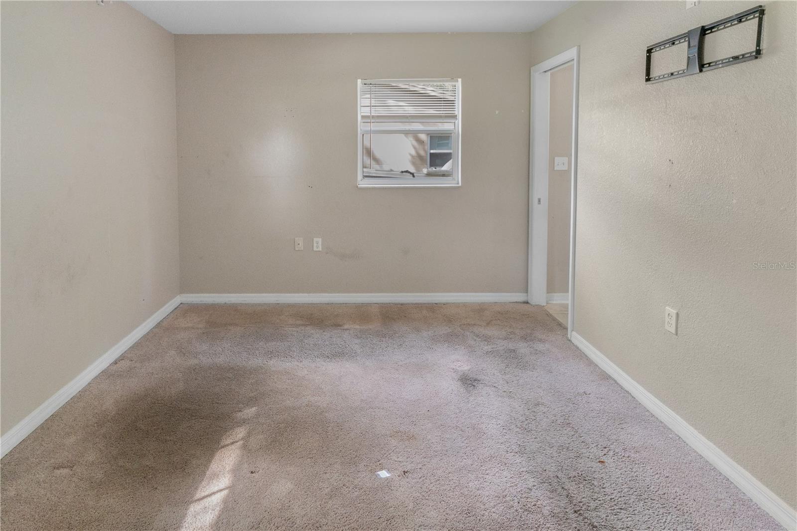 UNRE KEY OAK ESTATES - Residential