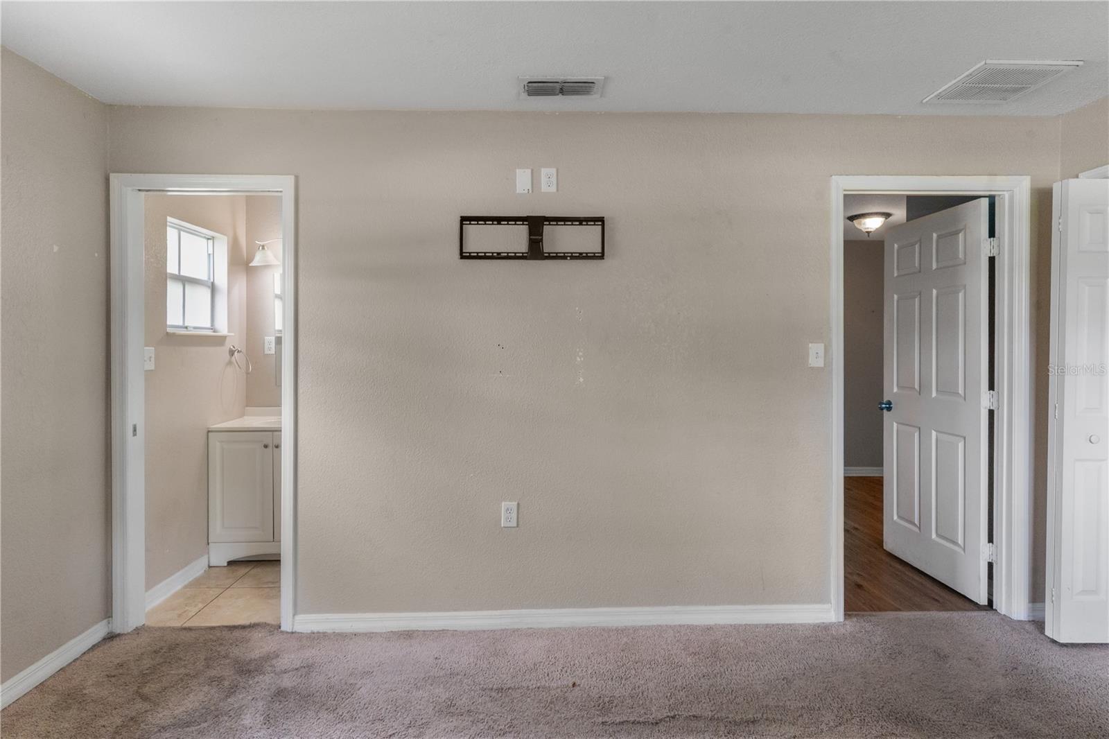 UNRE KEY OAK ESTATES - Residential