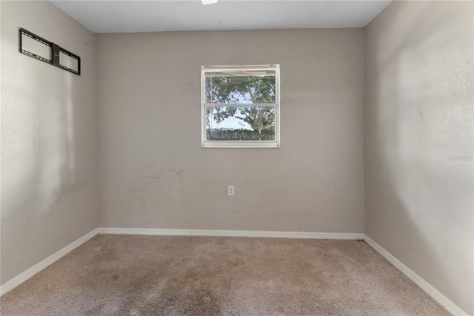 UNRE KEY OAK ESTATES - Residential