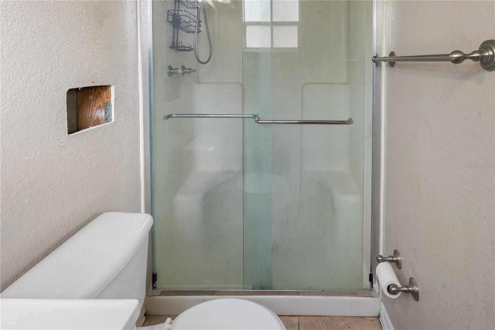 UNRE KEY OAK ESTATES - Residential