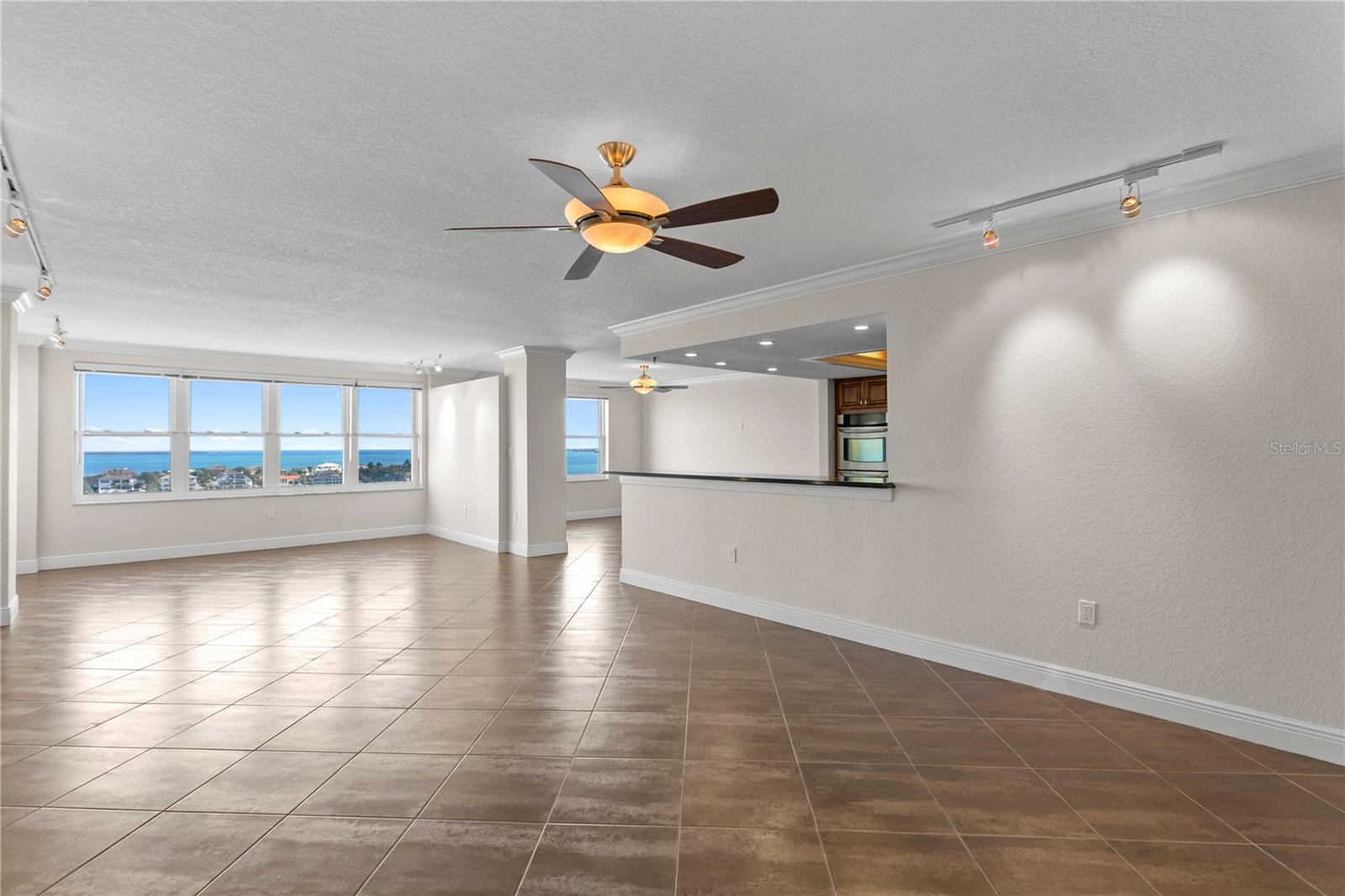 5200 BRITTANY DRIVE S 4-1102