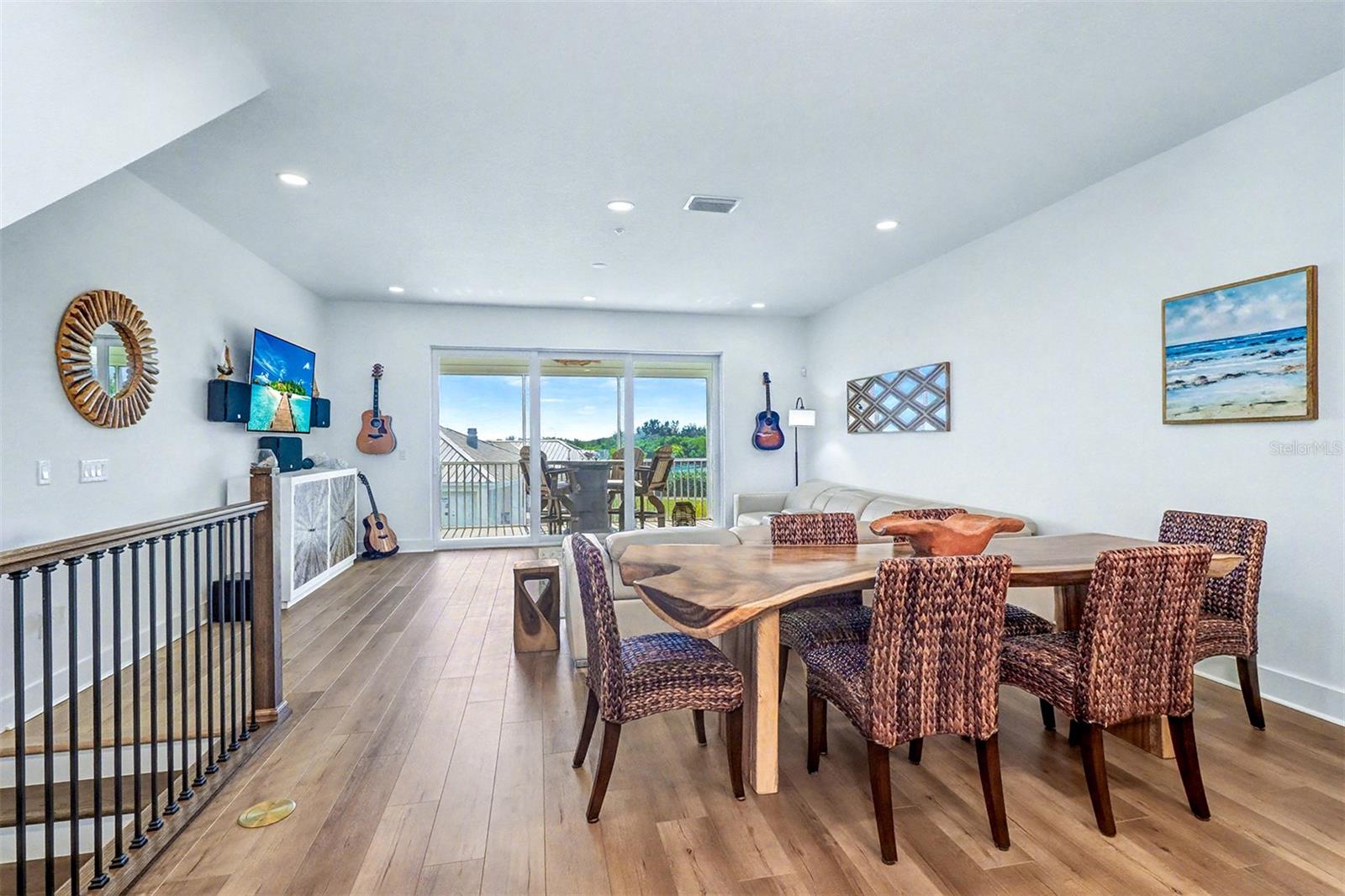 TOWNHOMES OF SEMINOLE ISLE - Residential