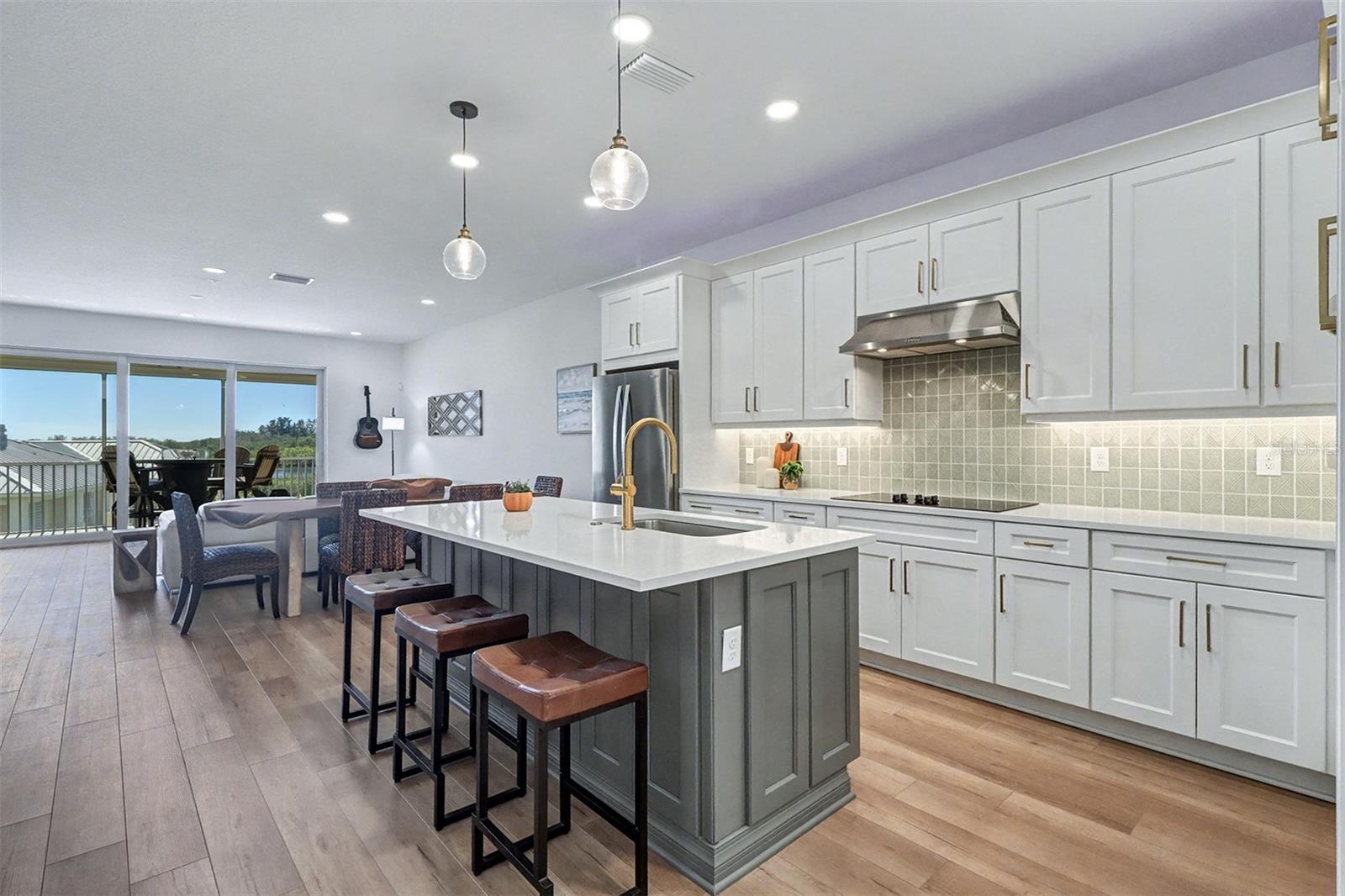 TOWNHOMES OF SEMINOLE ISLE - Residential