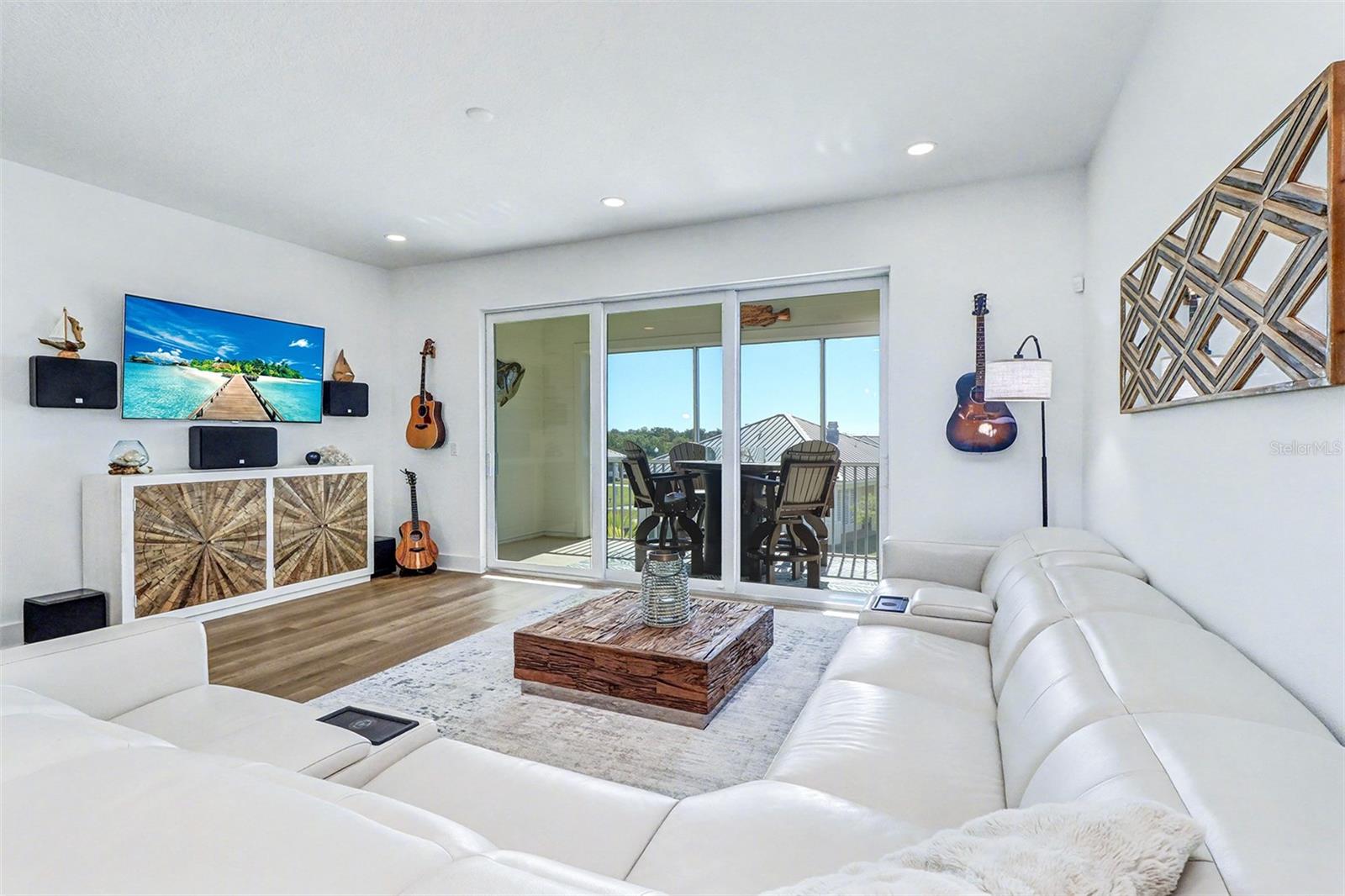 TOWNHOMES OF SEMINOLE ISLE - Residential