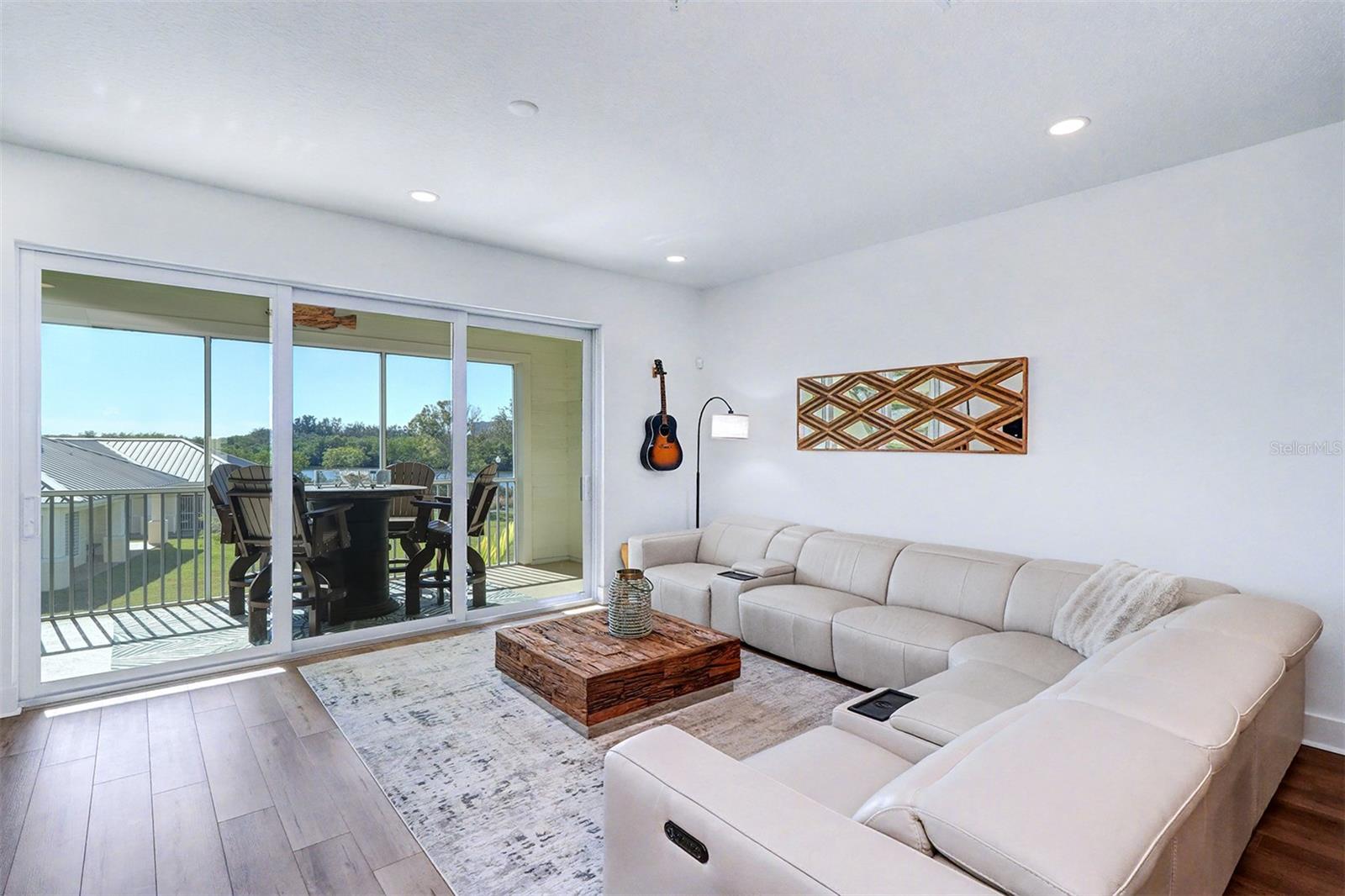 TOWNHOMES OF SEMINOLE ISLE - Residential