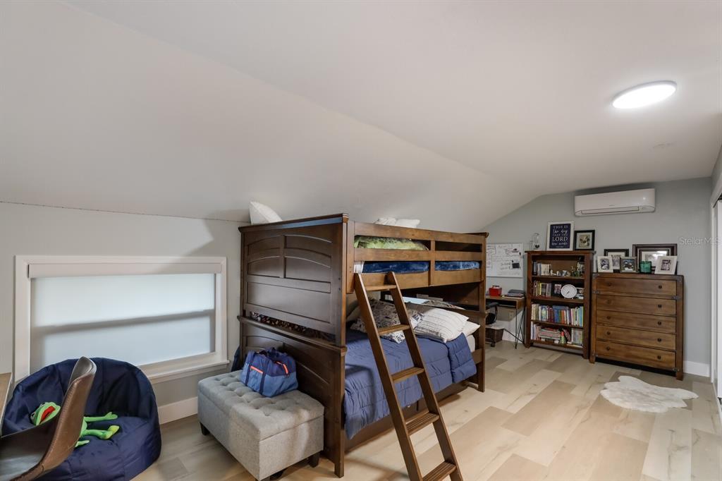 HARBOR HILLS - Residential