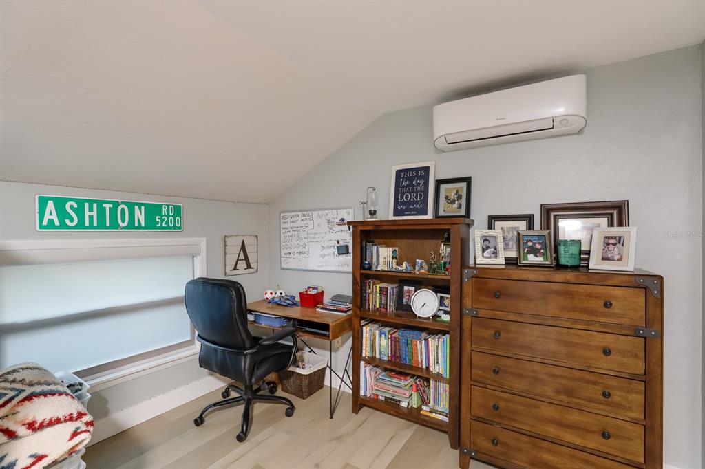 HARBOR HILLS - Residential