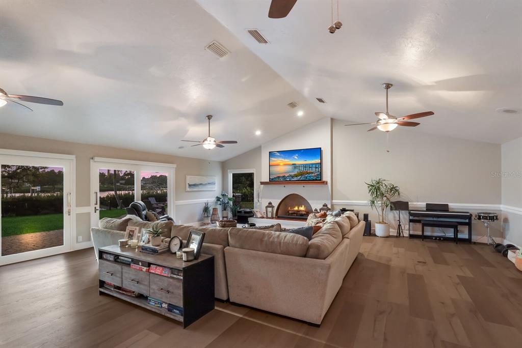 HARBOR HILLS - Residential