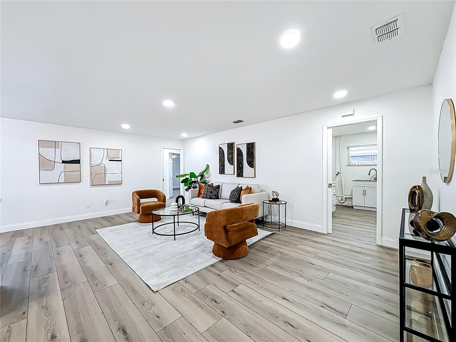 ENGLISH WOODS 1ST ADD - Residential