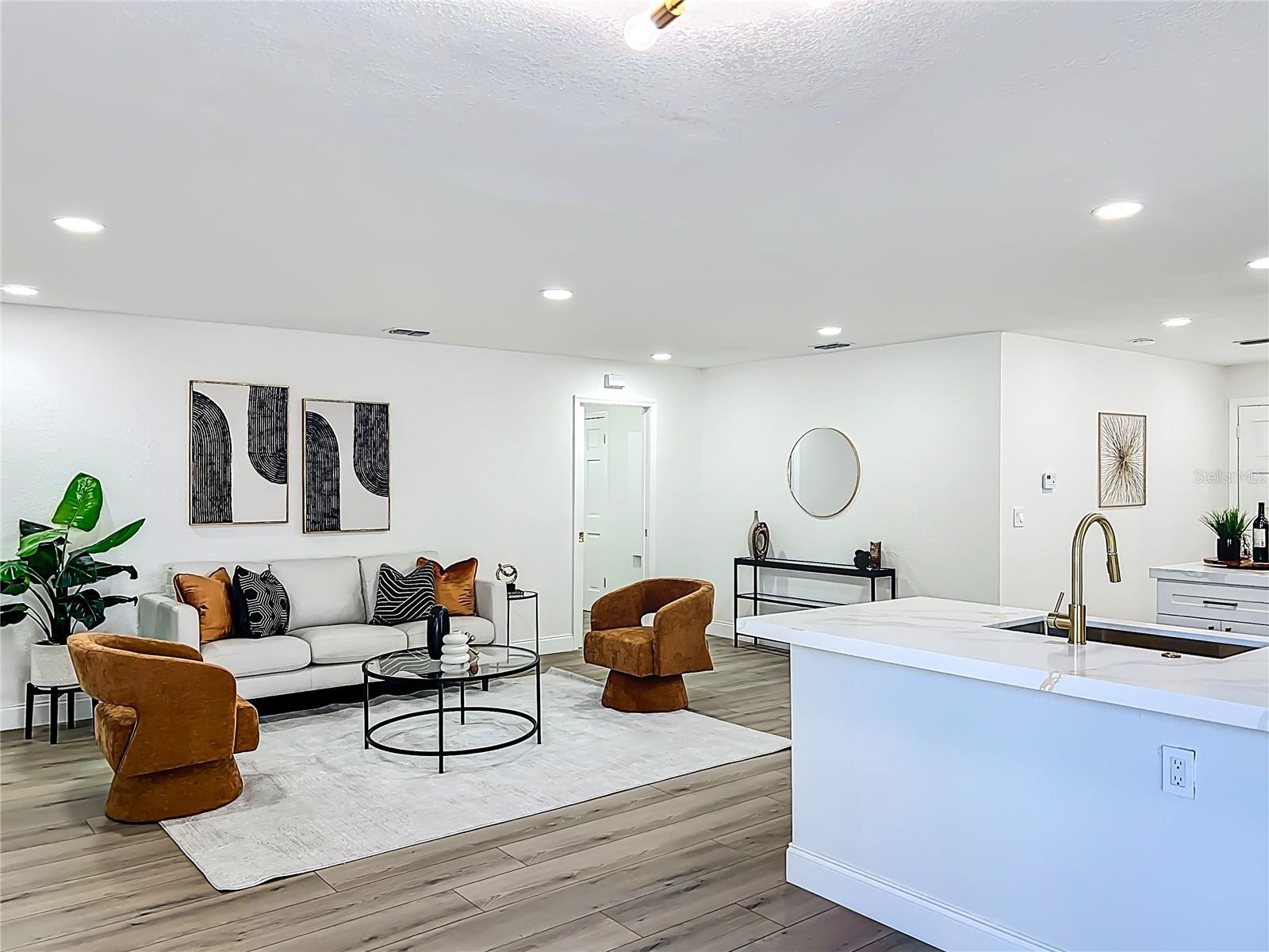 ENGLISH WOODS 1ST ADD - Residential