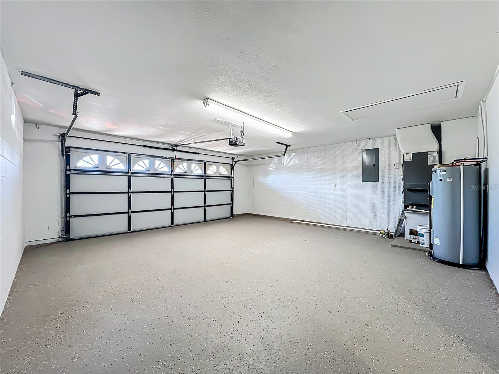 ENGLISH WOODS 1ST ADD - Residential