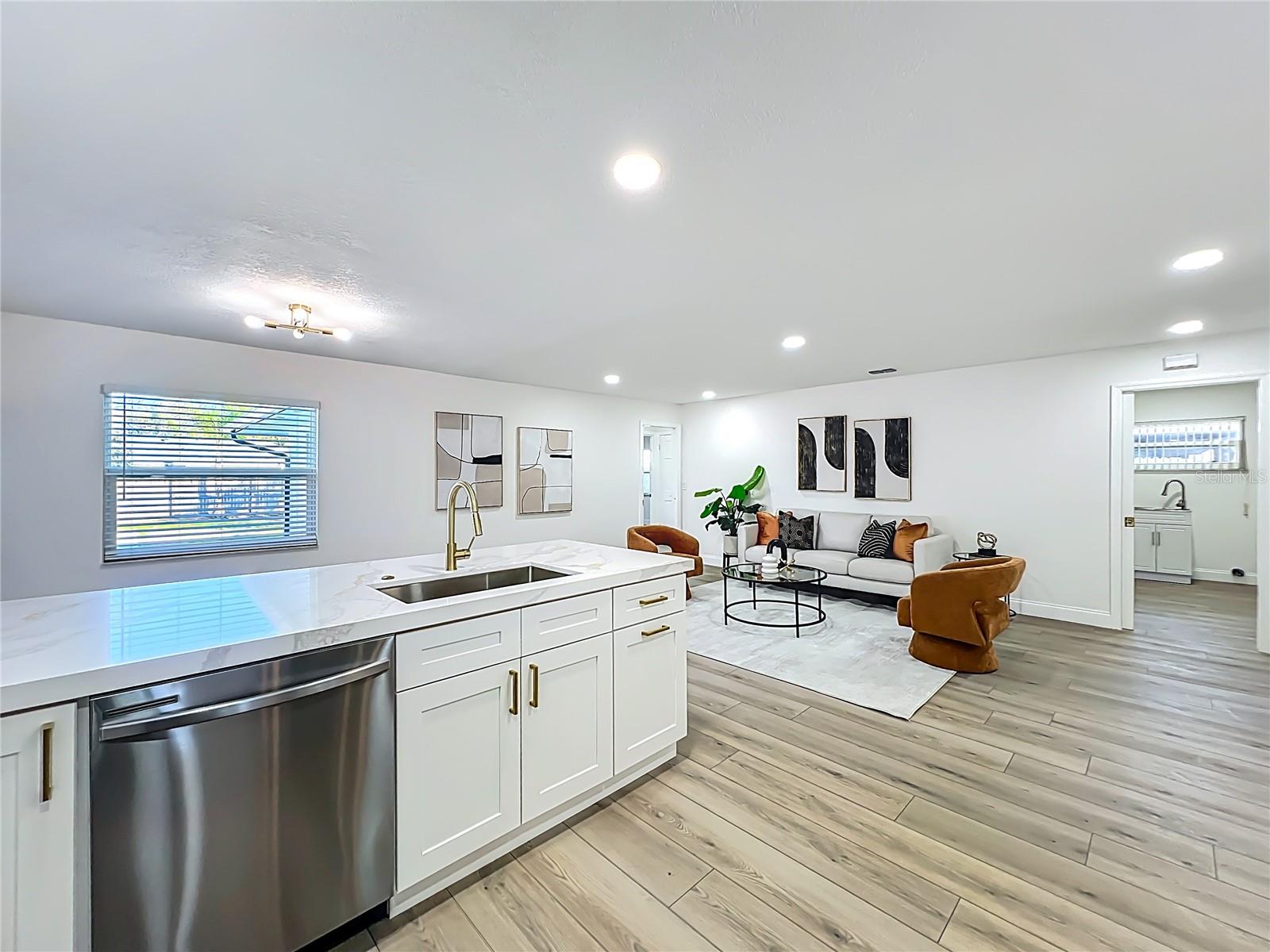 ENGLISH WOODS 1ST ADD - Residential