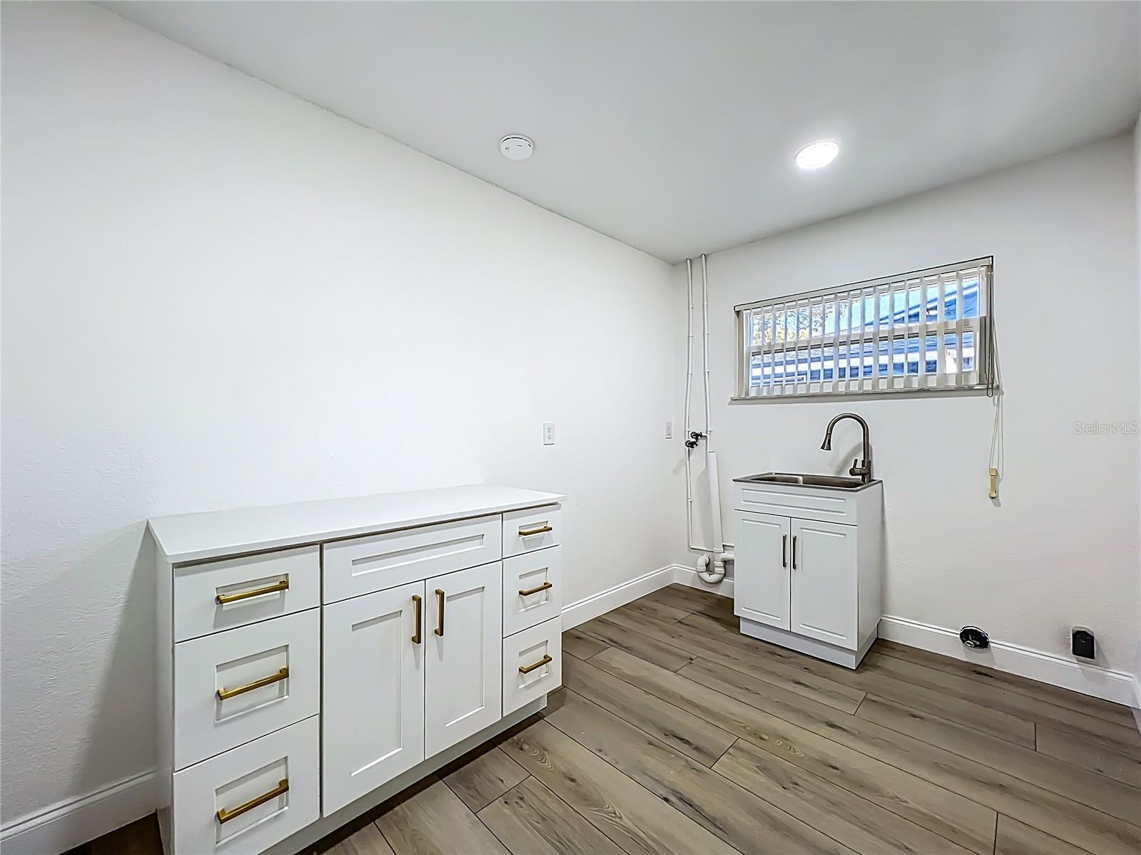 ENGLISH WOODS 1ST ADD - Residential