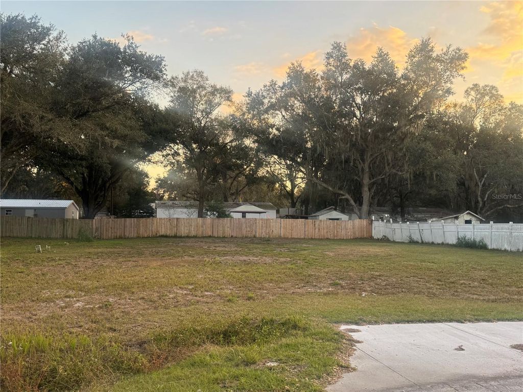 Photo of 325 Donald Lane, Winter Haven, FL 33880 (MLS # S5141489)