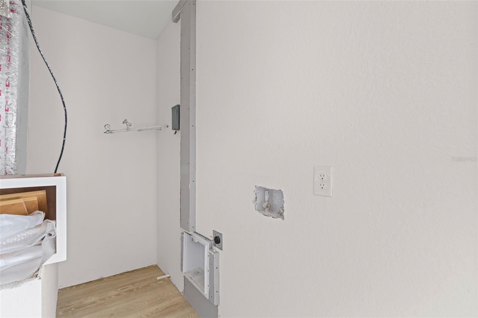 INTERLACHEN LAKES ESTATES - Residential