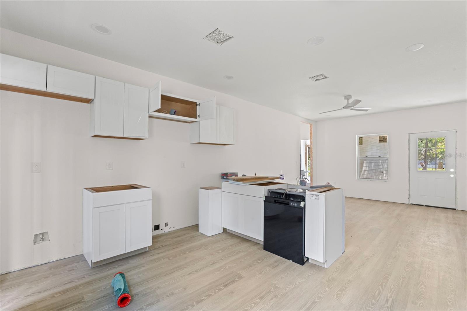 INTERLACHEN LAKES ESTATES - Residential