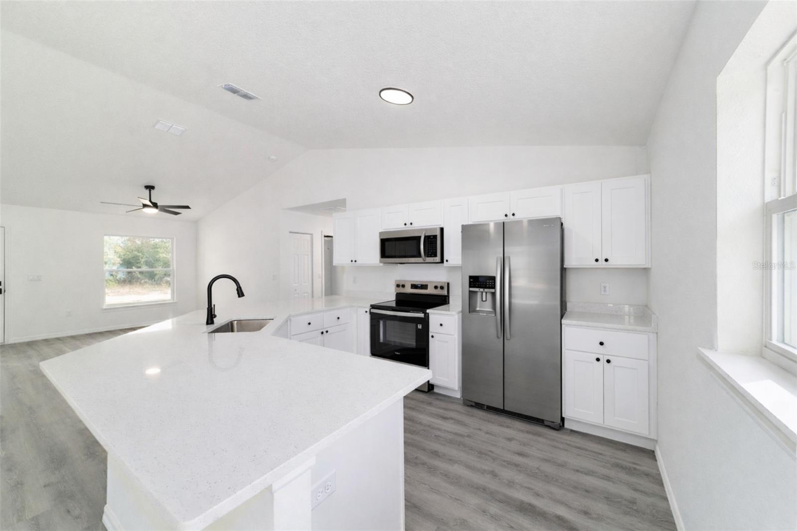 RAINBOW LAKES ESTATE - Residential