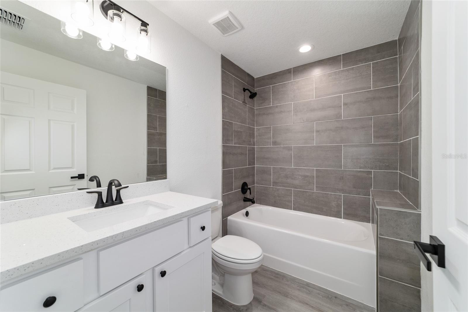 RAINBOW LAKES ESTATE - Residential