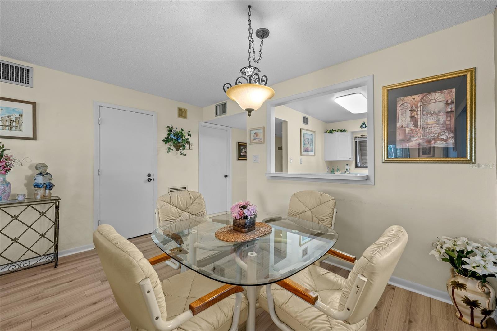 WILLOW LINKS - Residential