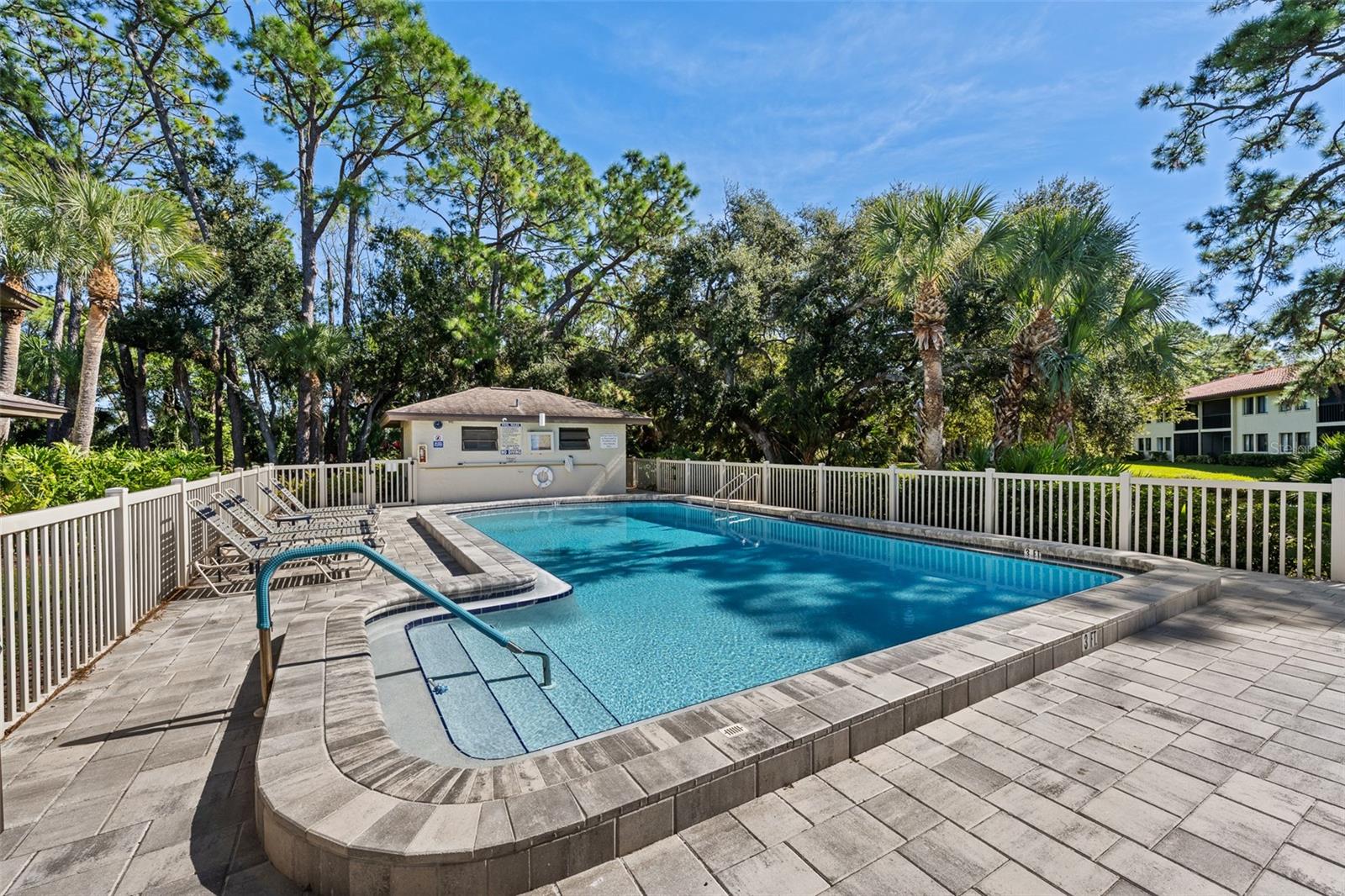 WILLOW LINKS - Residential