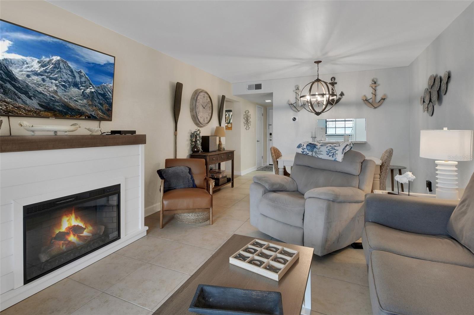 HACIENDA DEL SOL CONDO - Residential