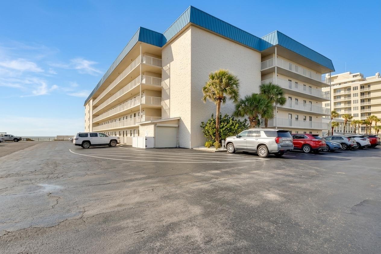 HACIENDA DEL SOL CONDO - Residential