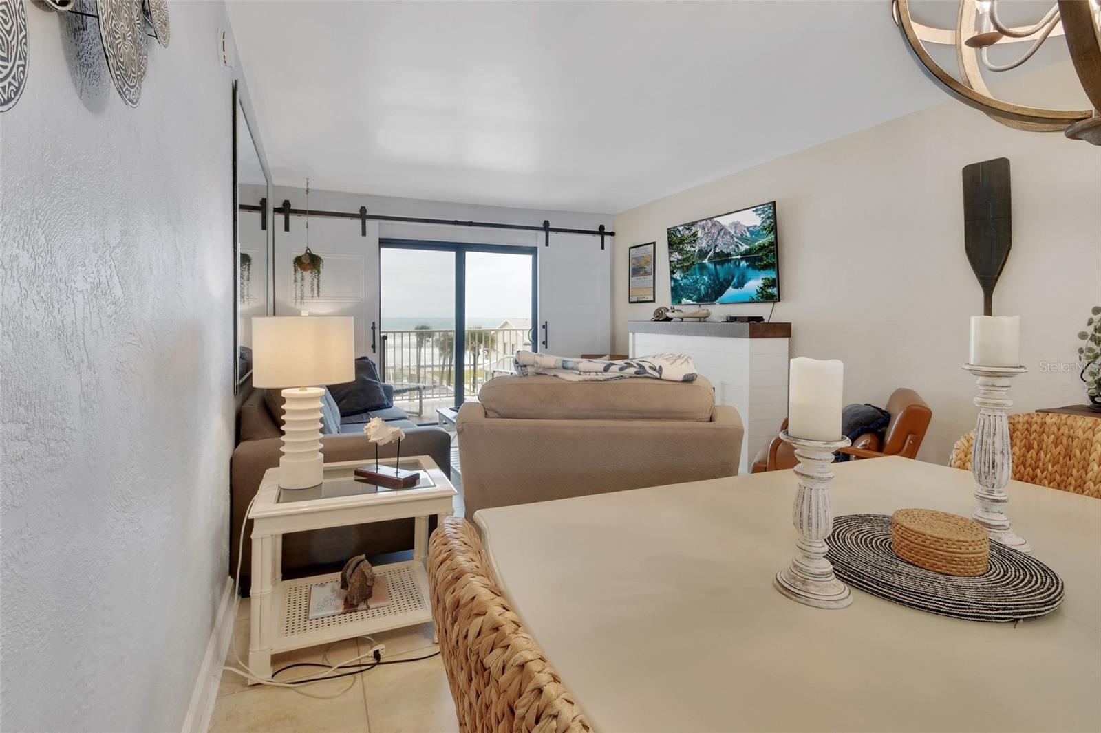 HACIENDA DEL SOL CONDO - Residential