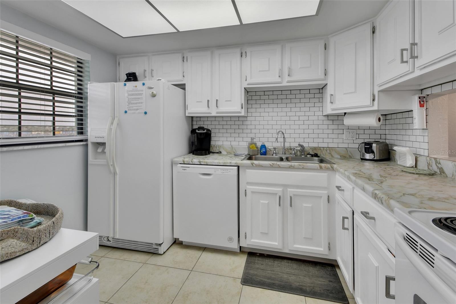 HACIENDA DEL SOL CONDO - Residential