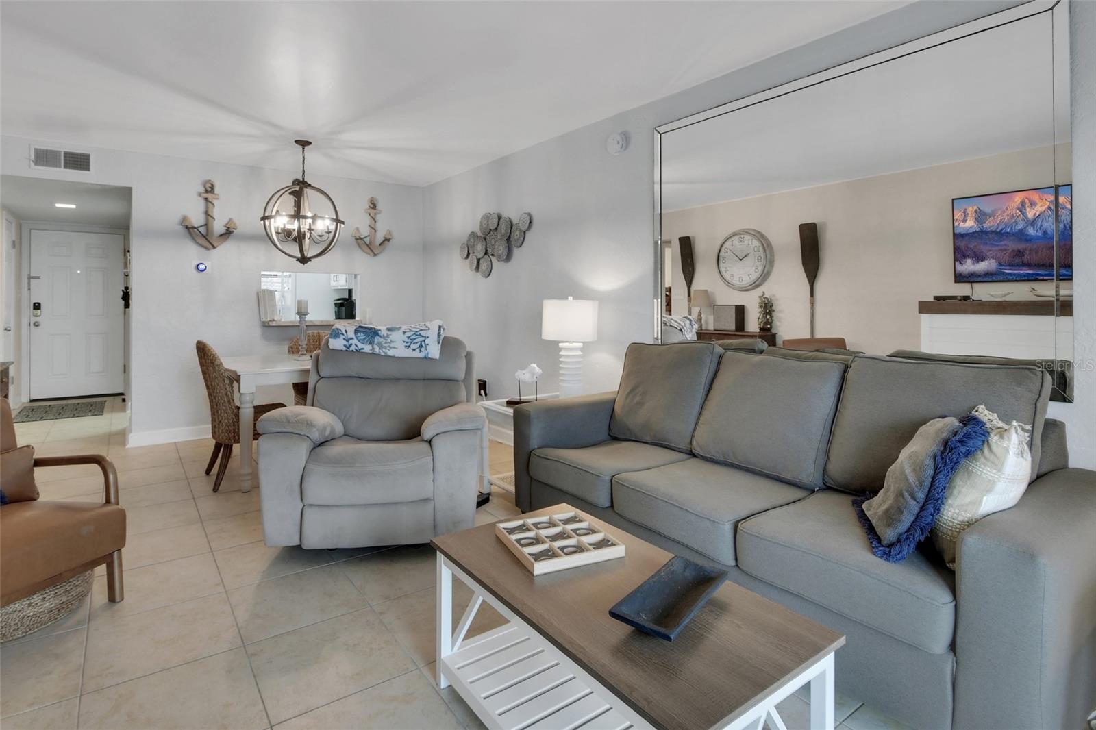 HACIENDA DEL SOL CONDO - Residential