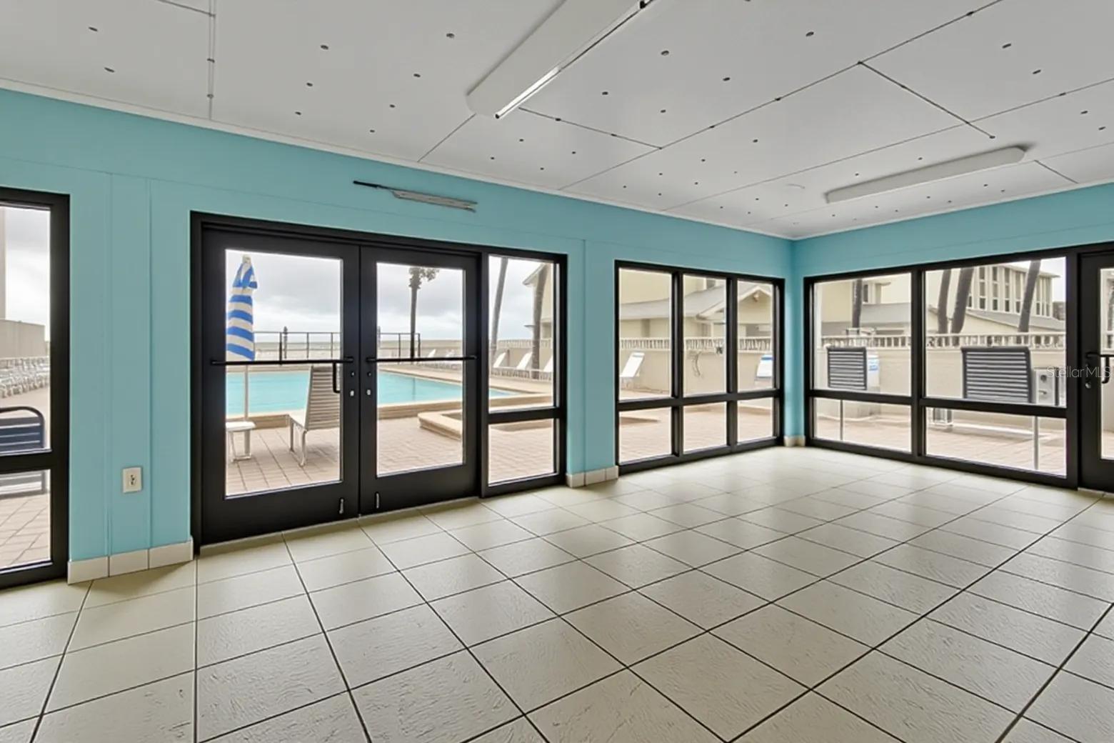 HACIENDA DEL SOL CONDO - Residential