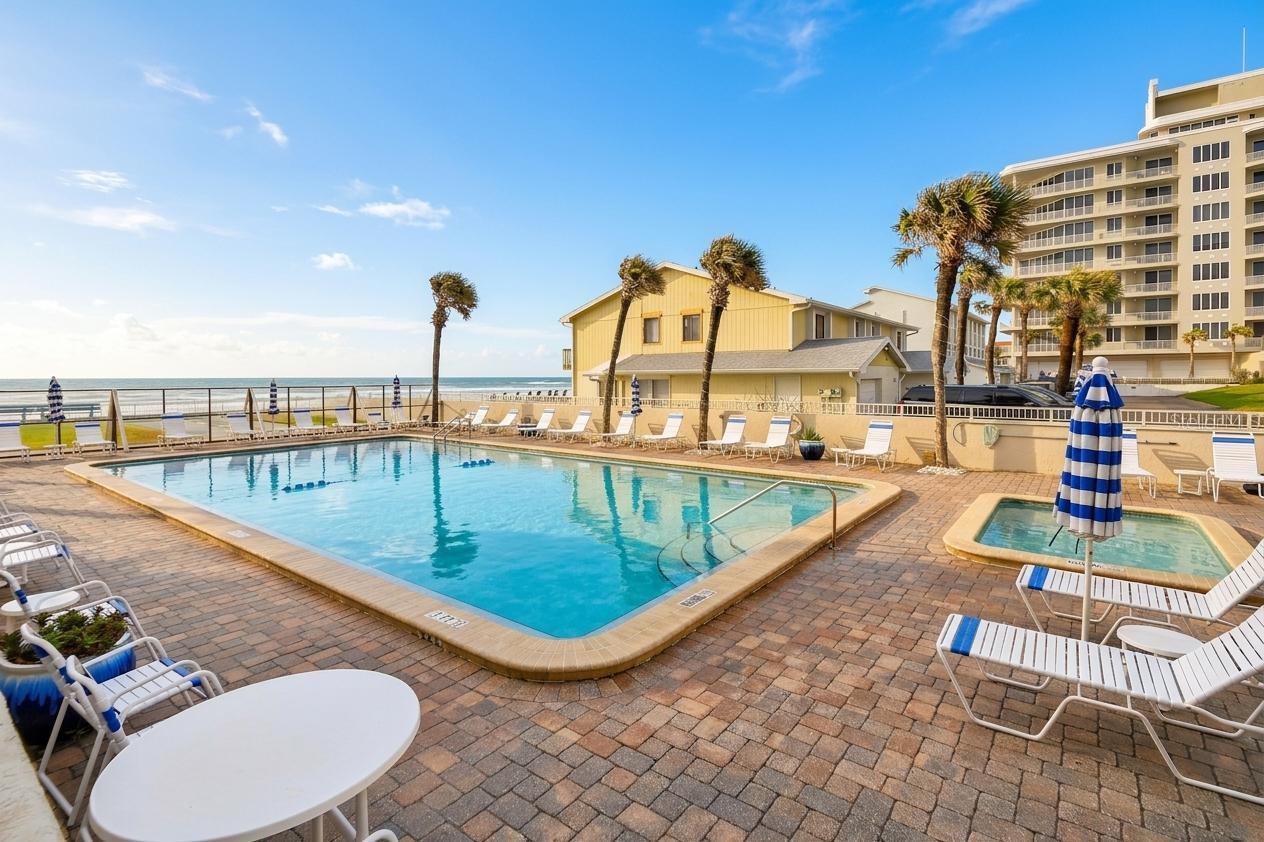 HACIENDA DEL SOL CONDO - Residential