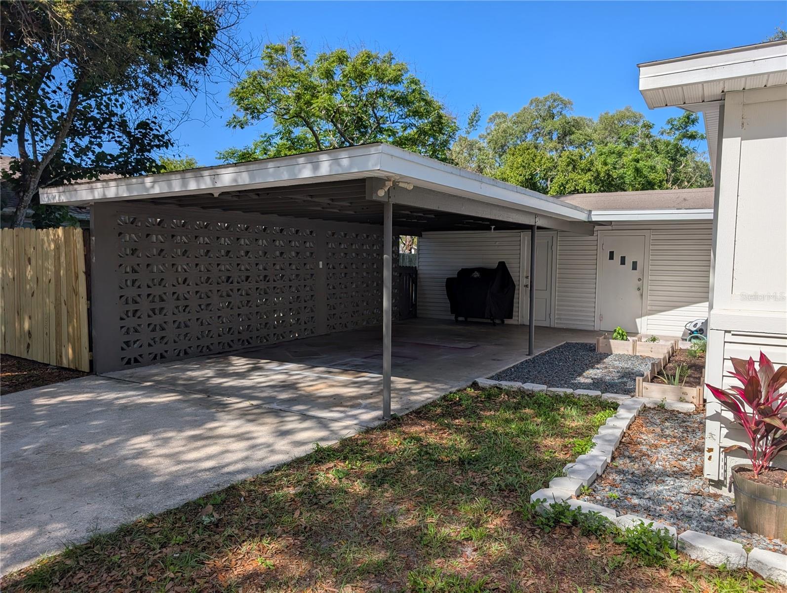 WAVERLY MANOR - Residential