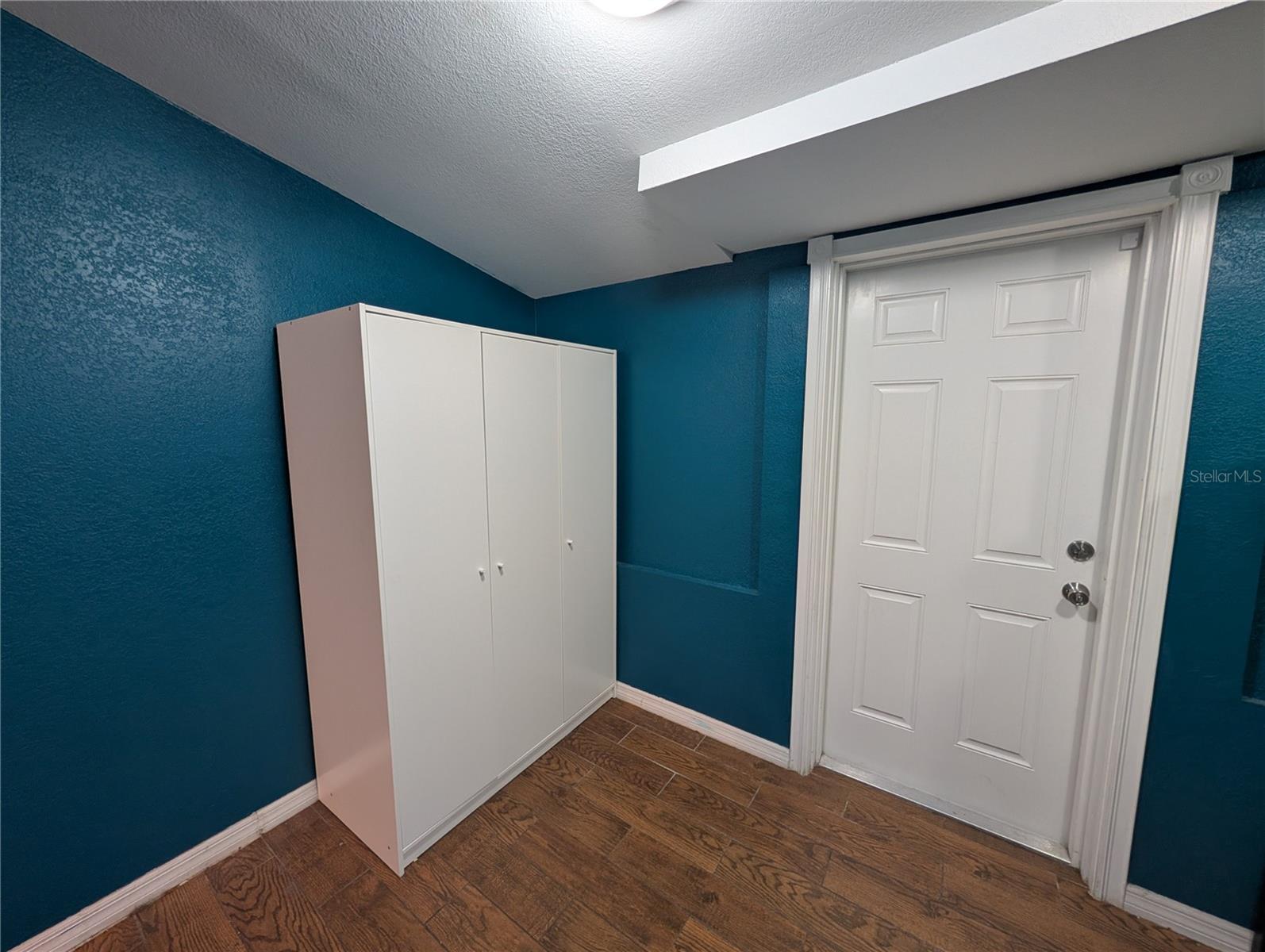 WAVERLY MANOR - Residential