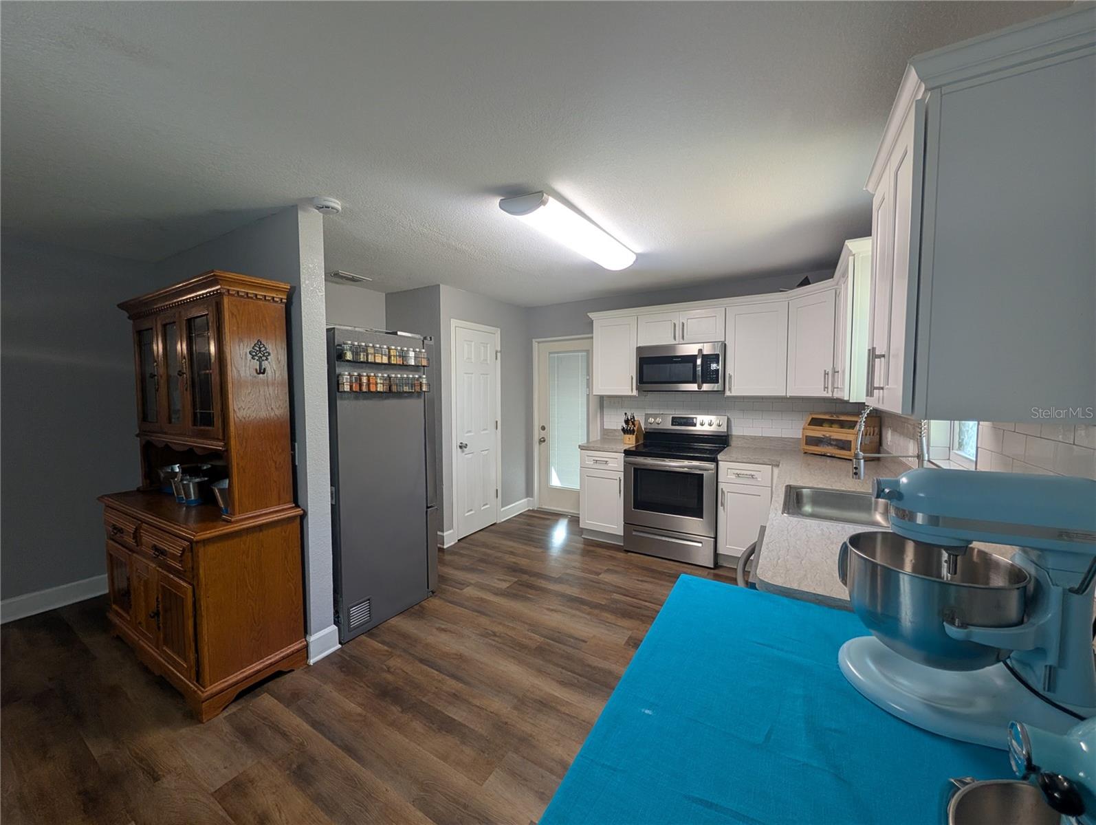 WAVERLY MANOR - Residential