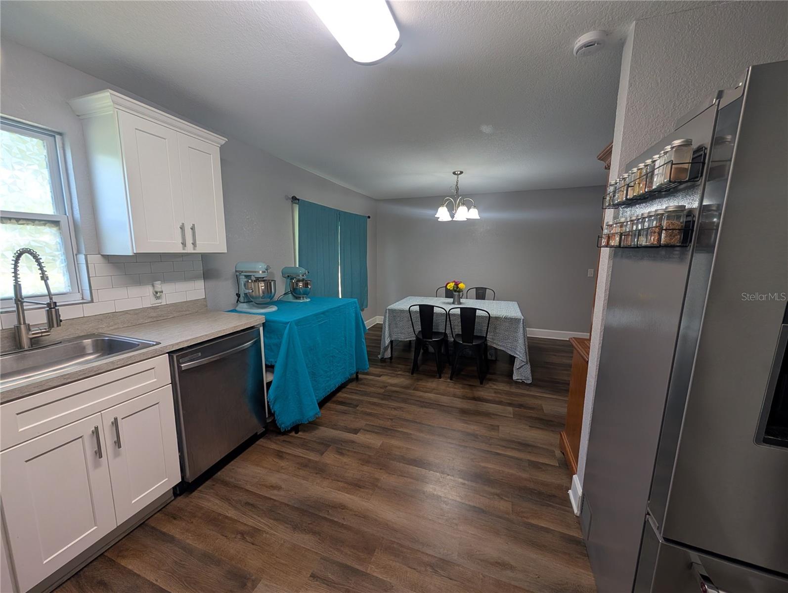 WAVERLY MANOR - Residential